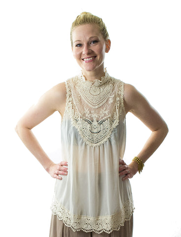 Grace in Lace New  Sleevelss Blouse